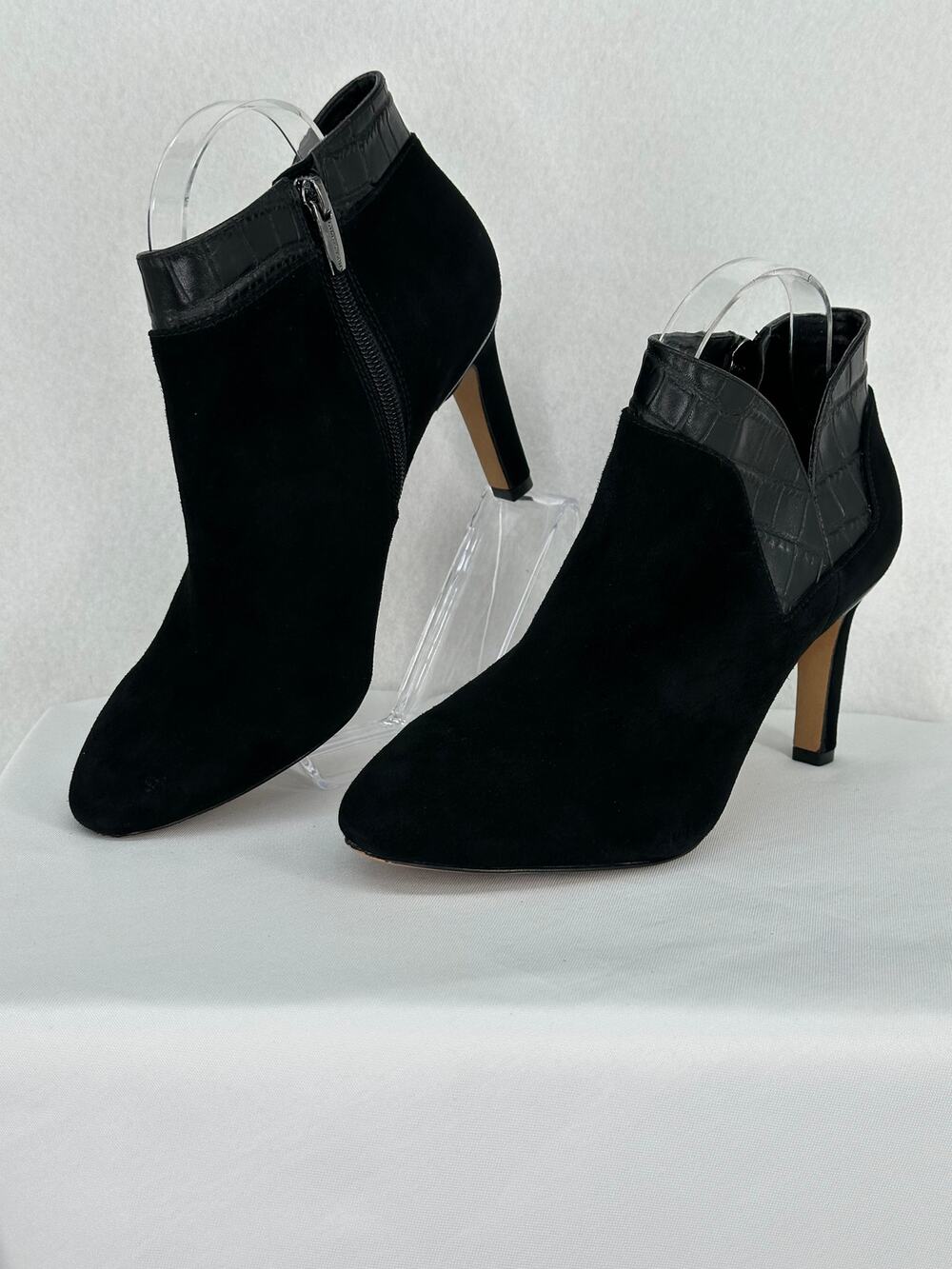 Vince Camuto Larmana Black Leather Side Zip Heel Bootie 9W